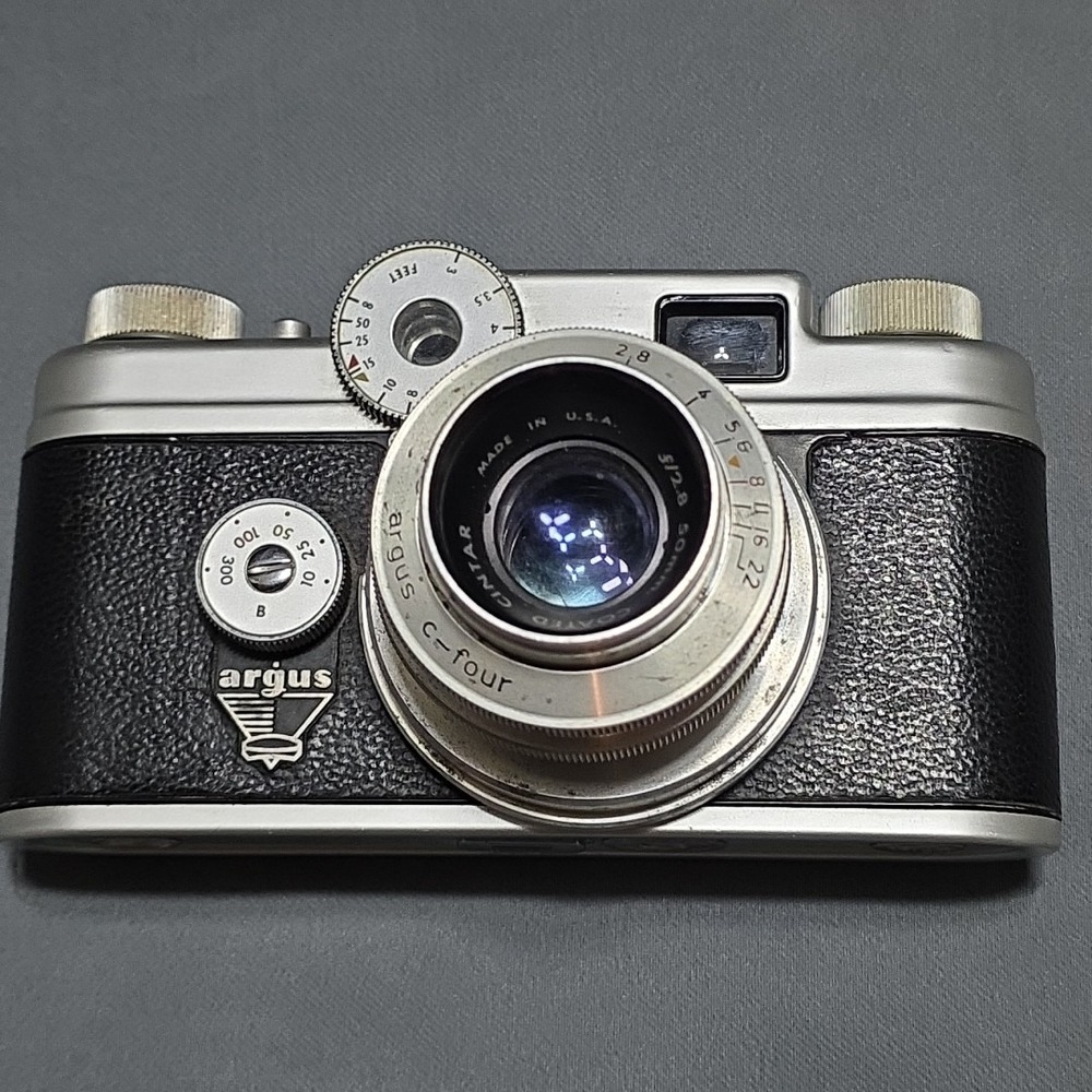 Vintage Argus C4 f/3.5 lens 50mm Coated Cintarβ Film Camera Untested